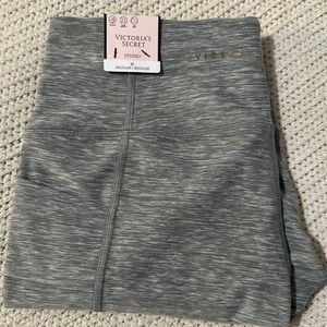 New with tags - Victoria Secret leggings